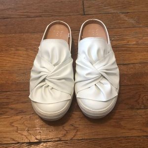 Women’s slip on sneakers - size 7